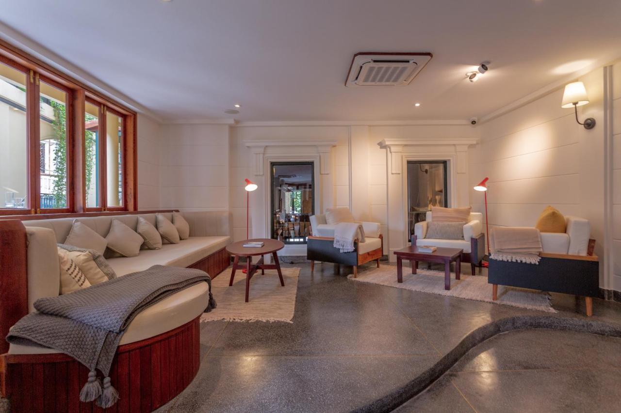 La Chronique Hotel Phnom Penh Exterior photo