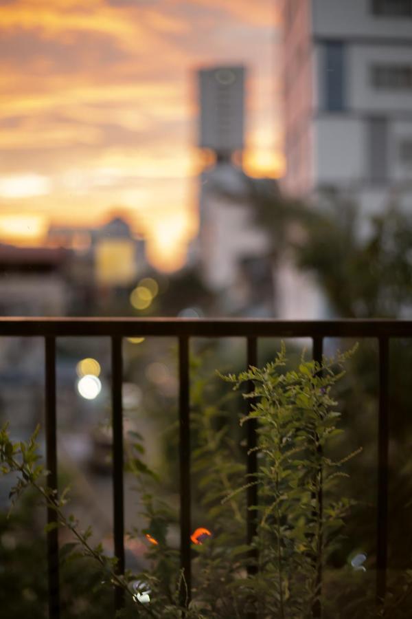 La Chronique Hotel Phnom Penh Exterior photo
